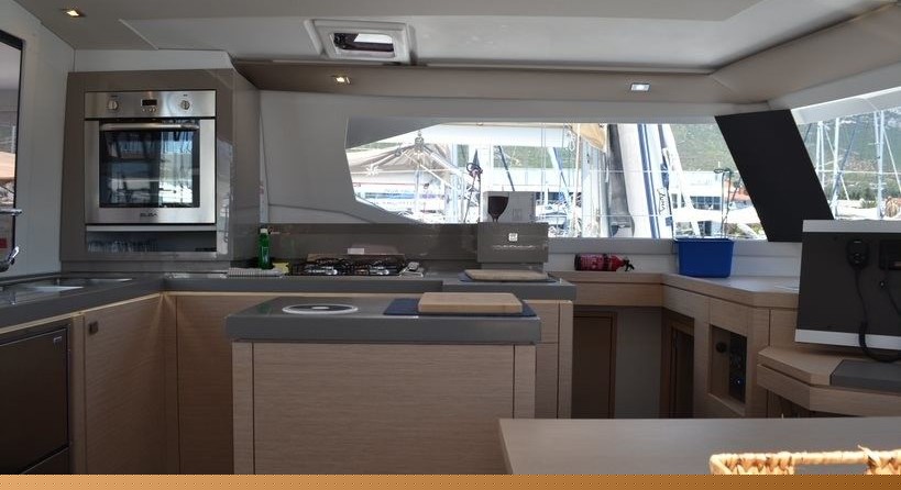 Fountaine Pajot Saona 47