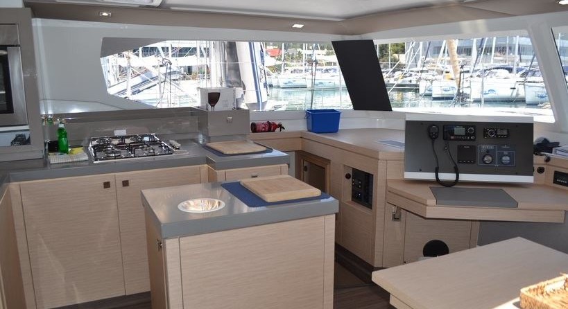Fountaine Pajot Saona 47