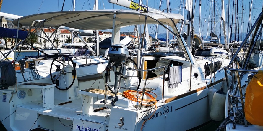 Beneteau Oceanis 38