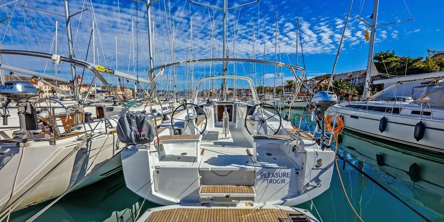 Beneteau Oceanis 38