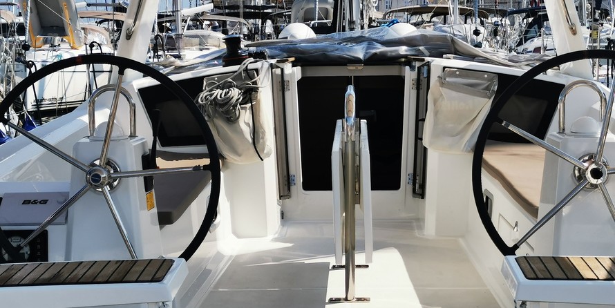 Beneteau Oceanis 38