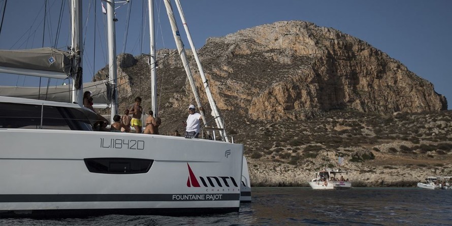 Fountaine Pajot Lucia 40