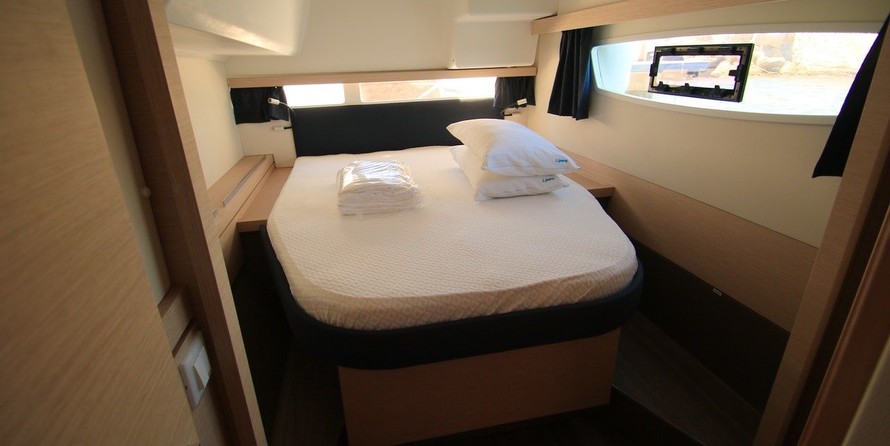 Fountaine Pajot Lucia 40