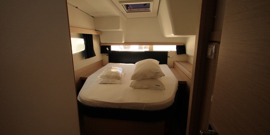 Fountaine Pajot Lucia 40