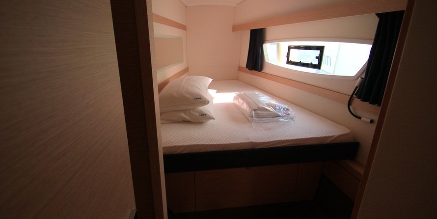 Fountaine Pajot Lucia 40