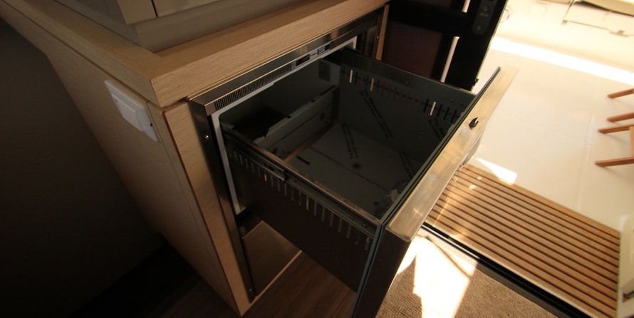Fountaine Pajot Lucia 40