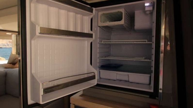 Fountaine Pajot Lucia 40