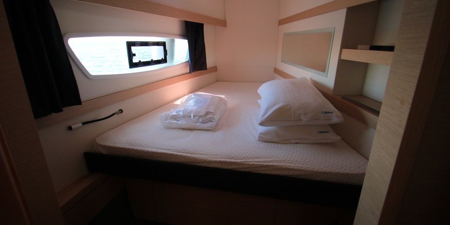 Fountaine Pajot Lucia 40
