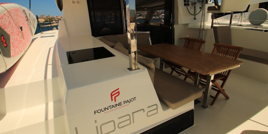 Fountaine Pajot Lucia 40