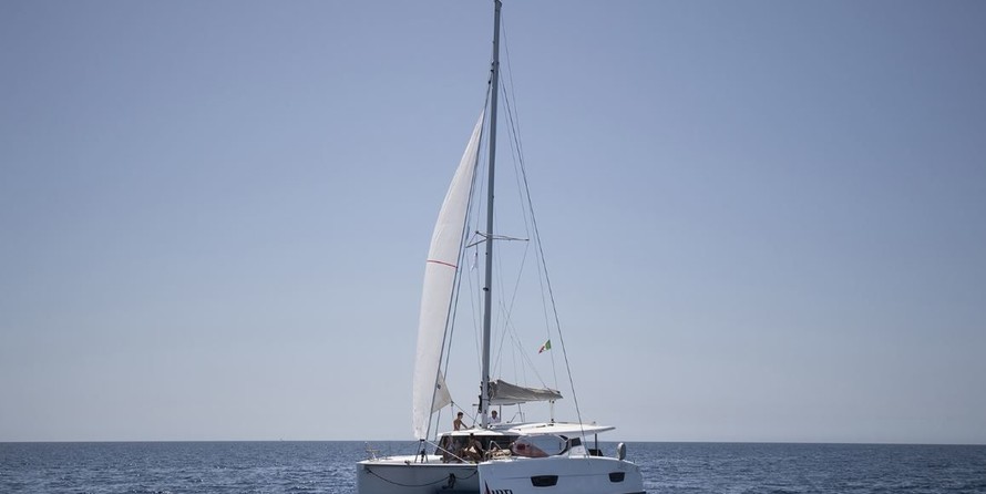Fountaine Pajot Lucia 40