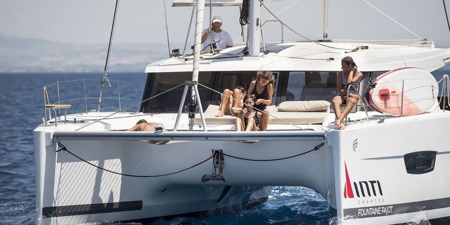 Fountaine Pajot Lucia 40