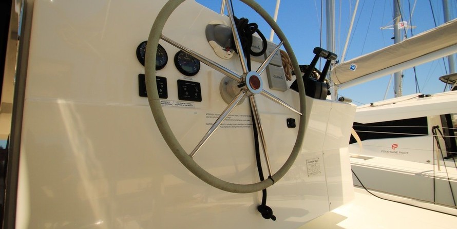 Fountaine Pajot Lucia 40