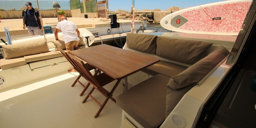 Fountaine Pajot Lucia 40