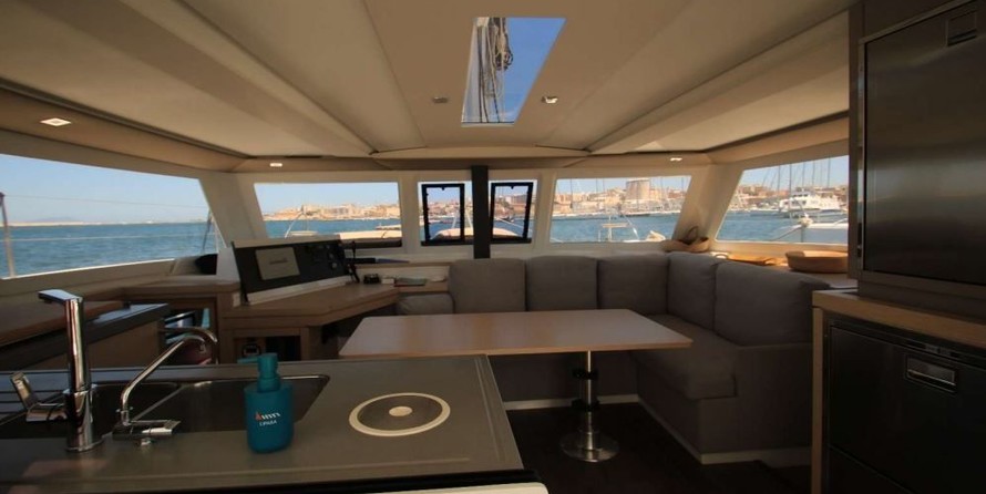 Fountaine Pajot Lucia 40