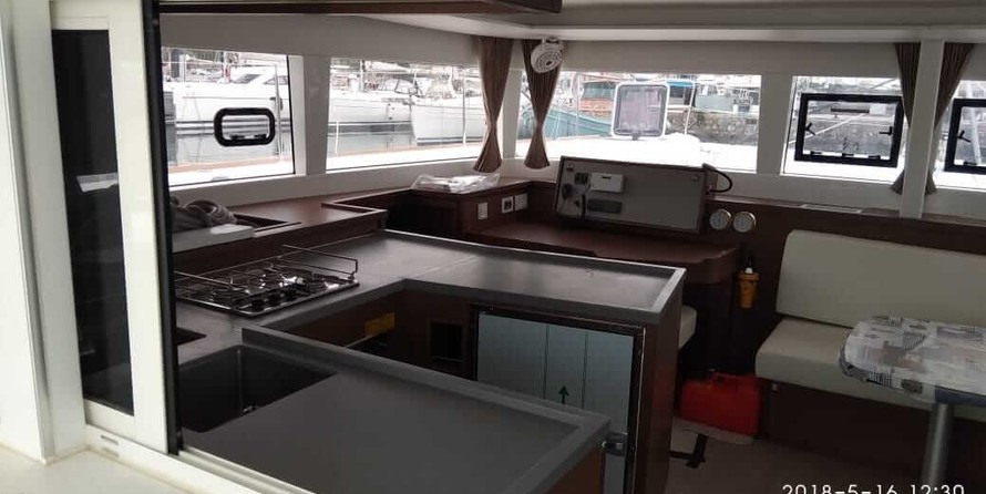 Lagoon 450 F
