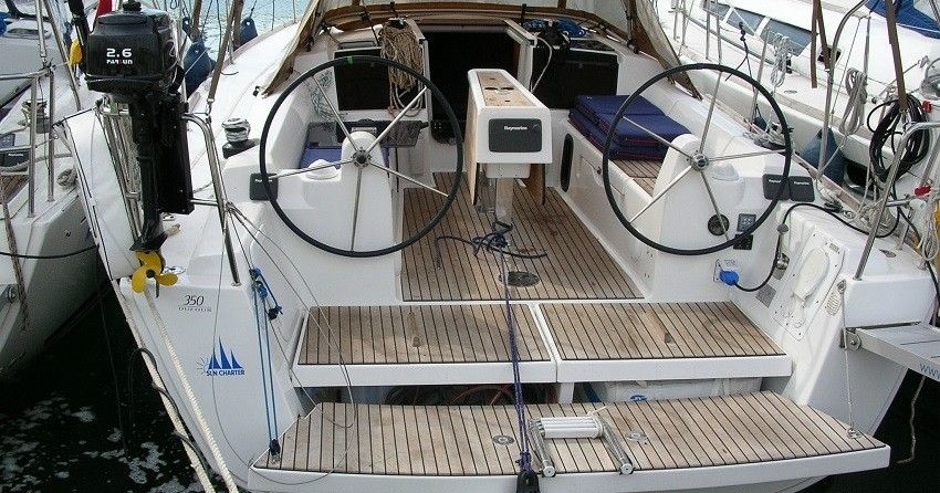Dufour 350