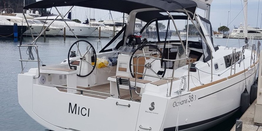 Beneteau Oceanis 38