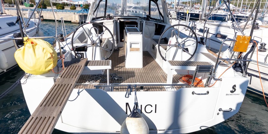 Beneteau Oceanis 38