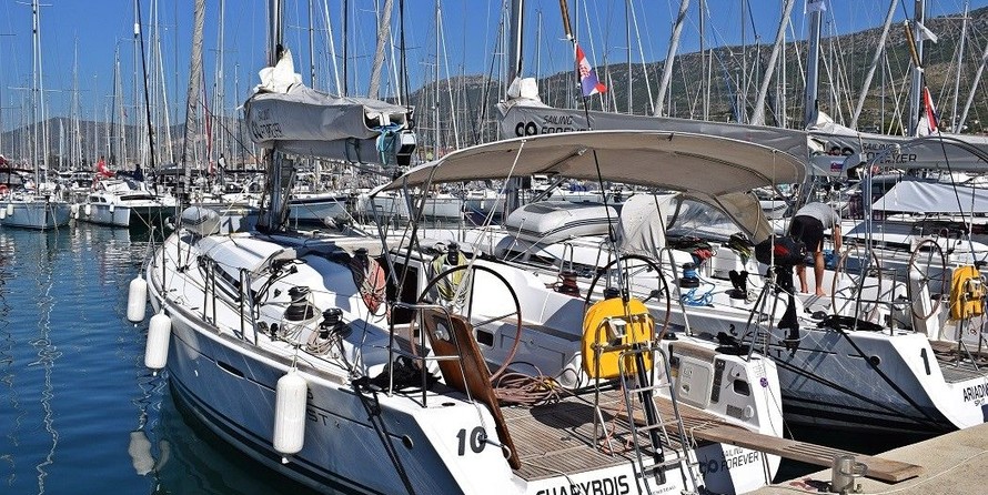 Beneteau First 45