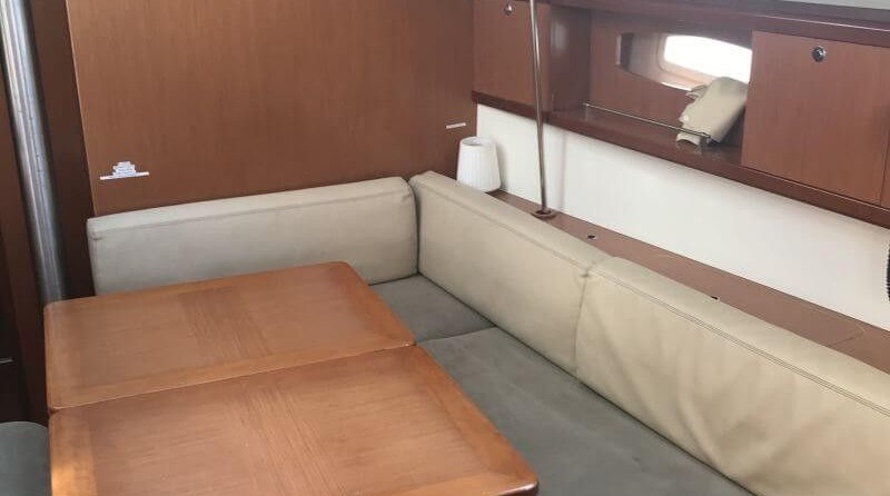 Beneteau Oceanis 43