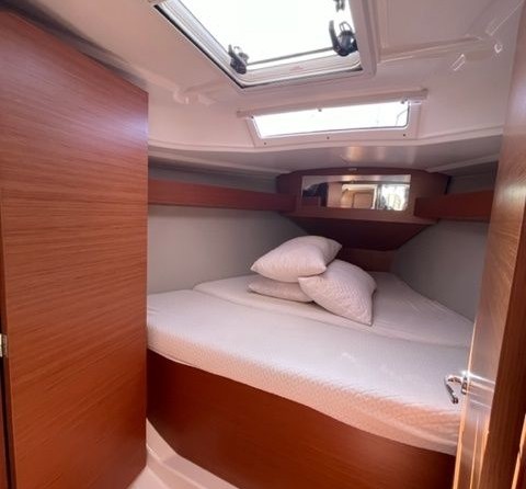 Dufour 360