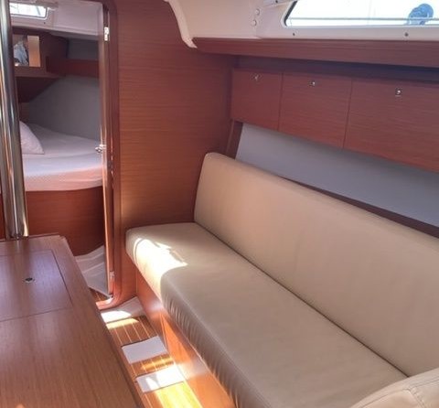 Dufour 360