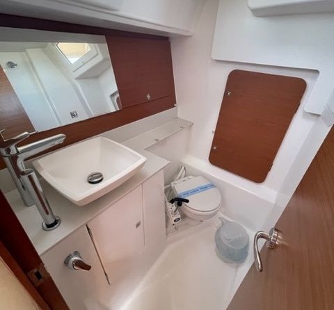 Dufour 360