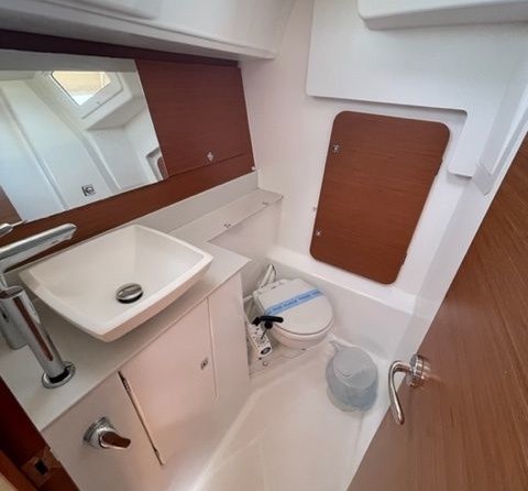 Dufour 360