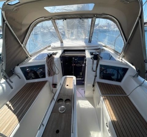 Dufour 360