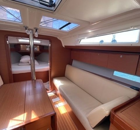Dufour 360