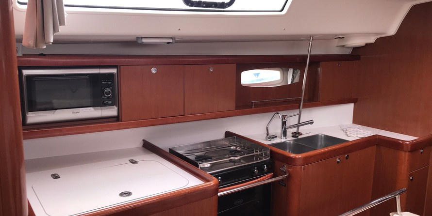 Beneteau Oceanis 43