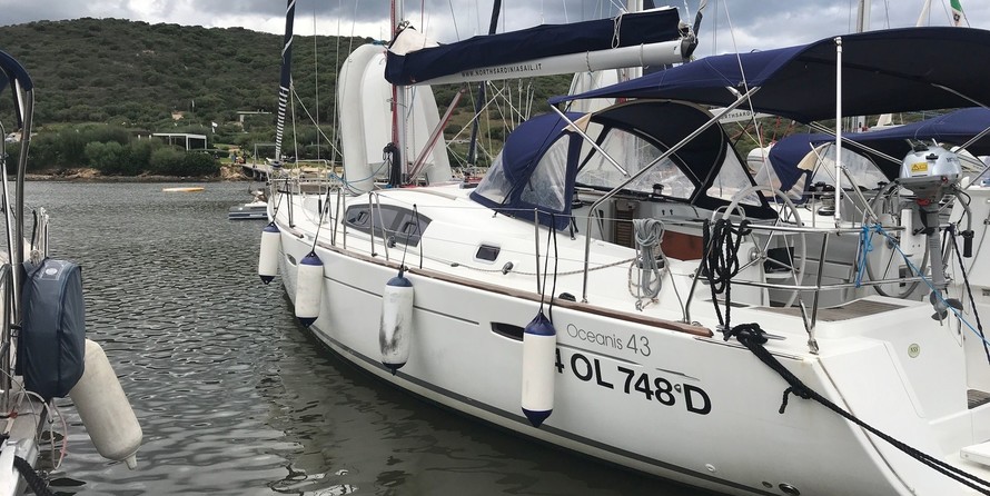 Beneteau Oceanis 43