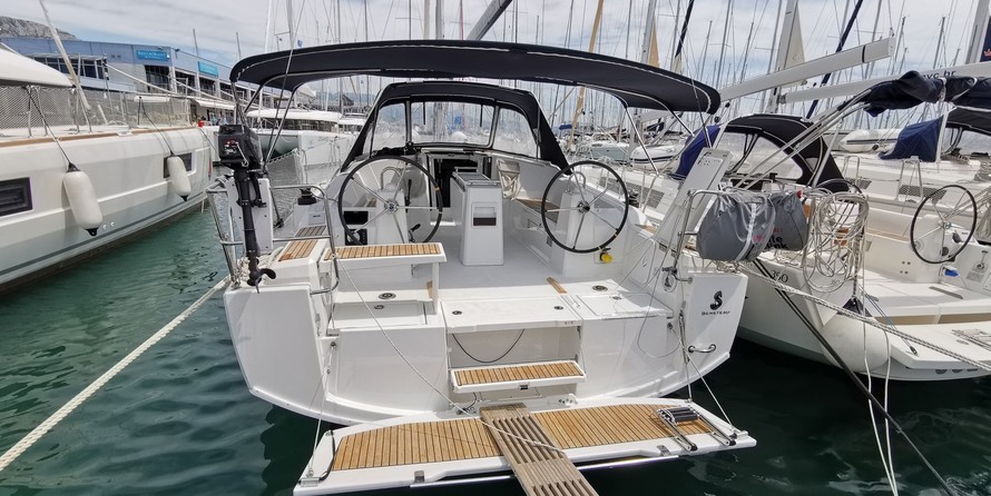 Beneteau Oceanis 38