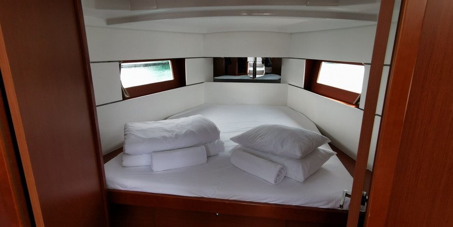 Beneteau Oceanis 38
