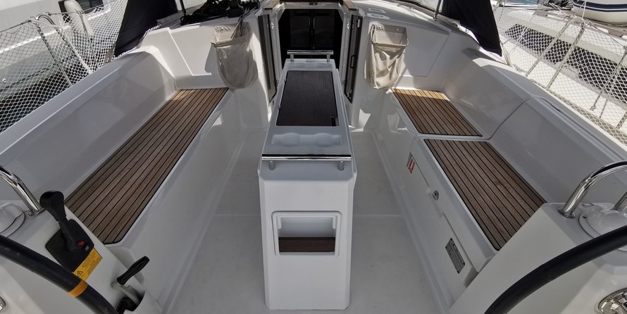 Beneteau Oceanis 38