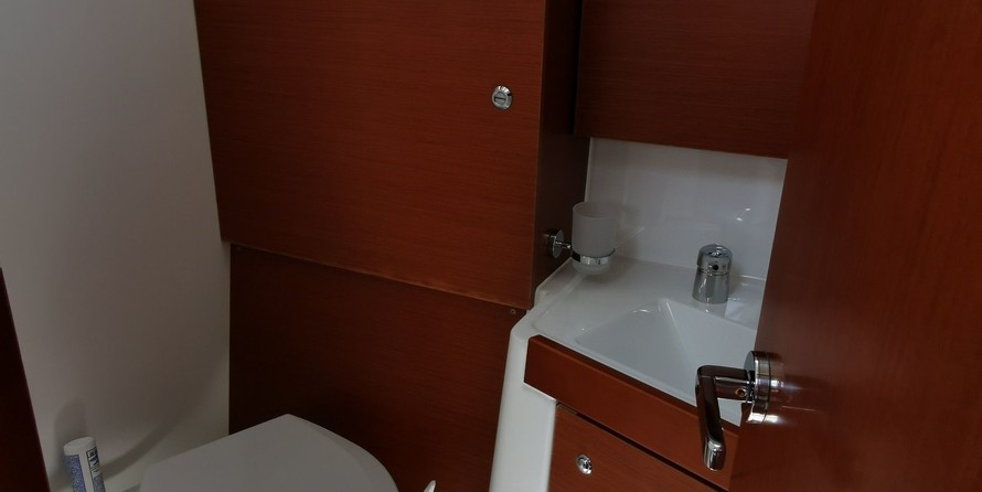 Beneteau Oceanis 38