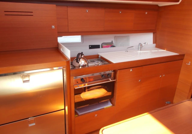 Dufour 382