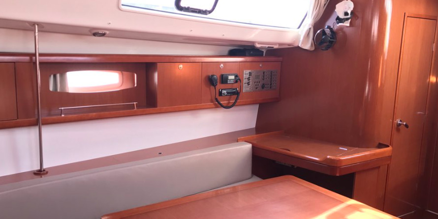 Beneteau Oceanis 43