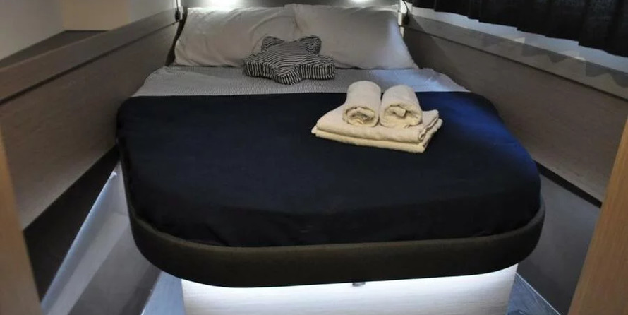 Fountaine Pajot Astréa 42