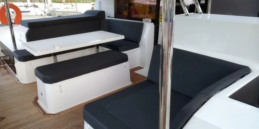 Fountaine Pajot Astréa 42