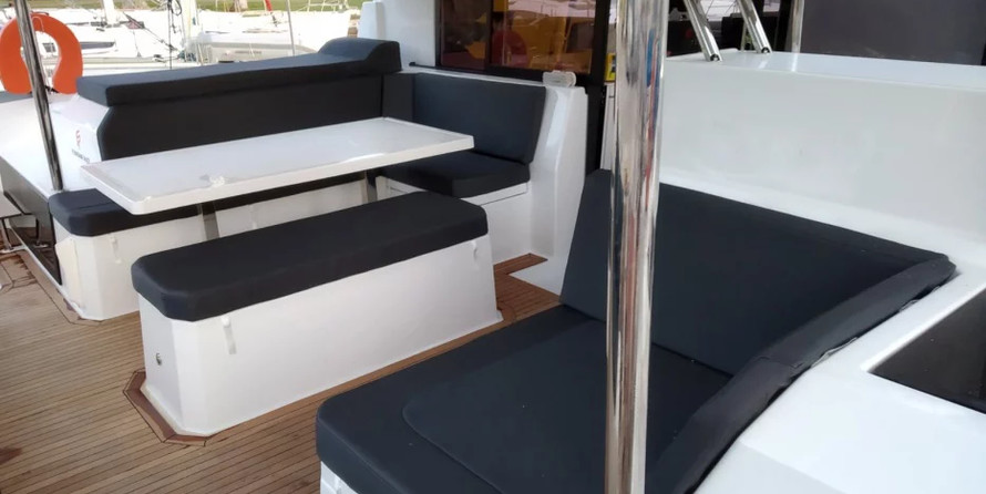 Fountaine Pajot Astréa 42