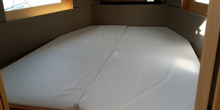 Beneteau Oceanis 38