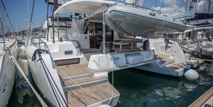 Lagoon 42