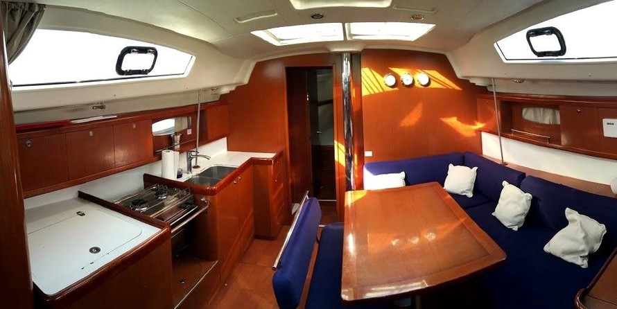 Beneteau Oceanis 43