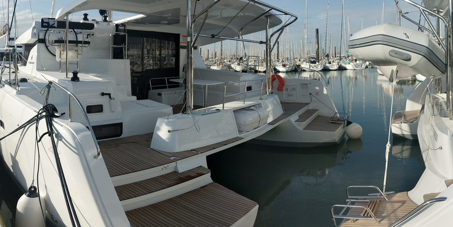 Lagoon 42