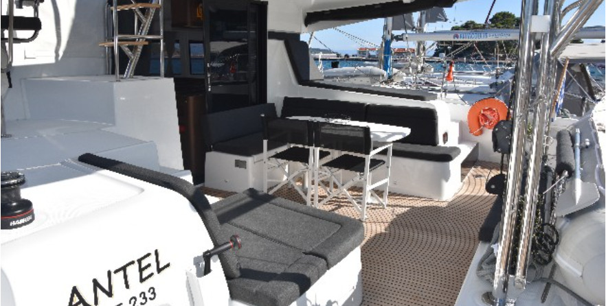 Lagoon 42