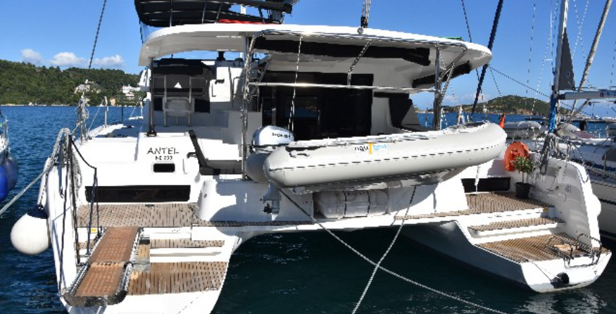 Lagoon 42