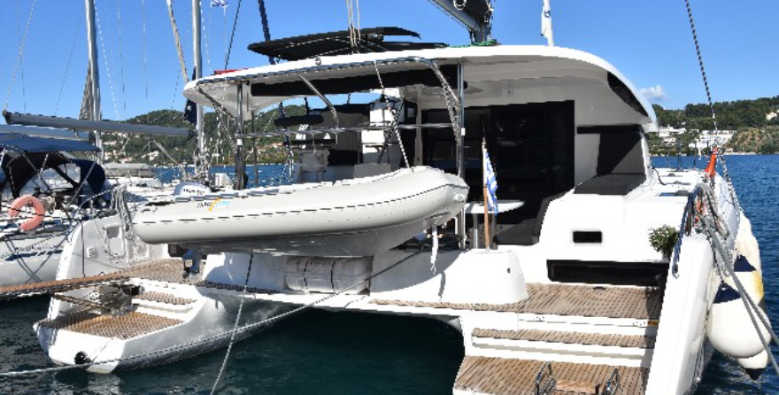 Lagoon 42