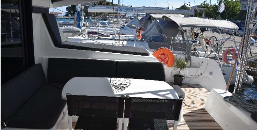 Lagoon 42