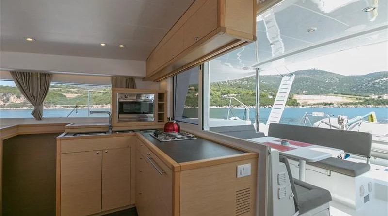 Lagoon 400 S2